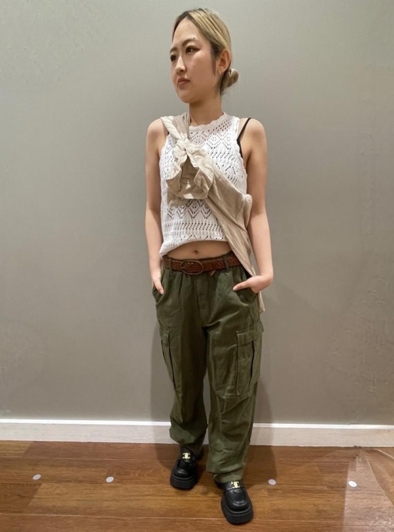 セータータンク×カーゴパンツ