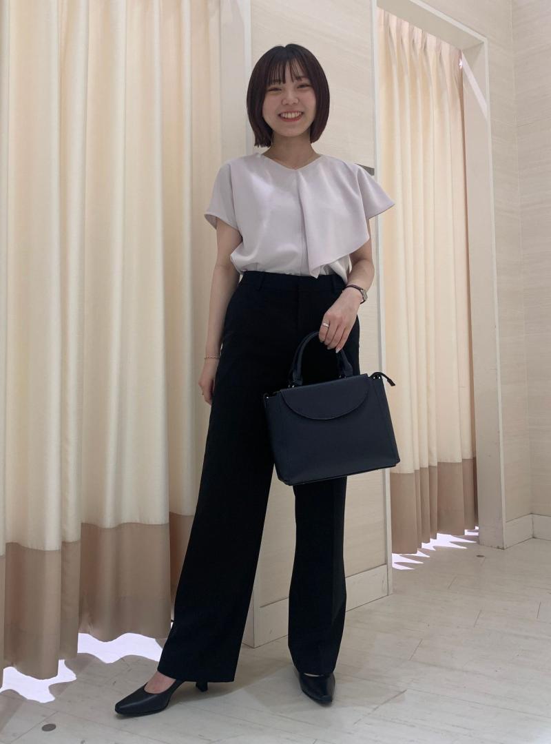 大人っぽさとセンスが光るブラウス⭐︎