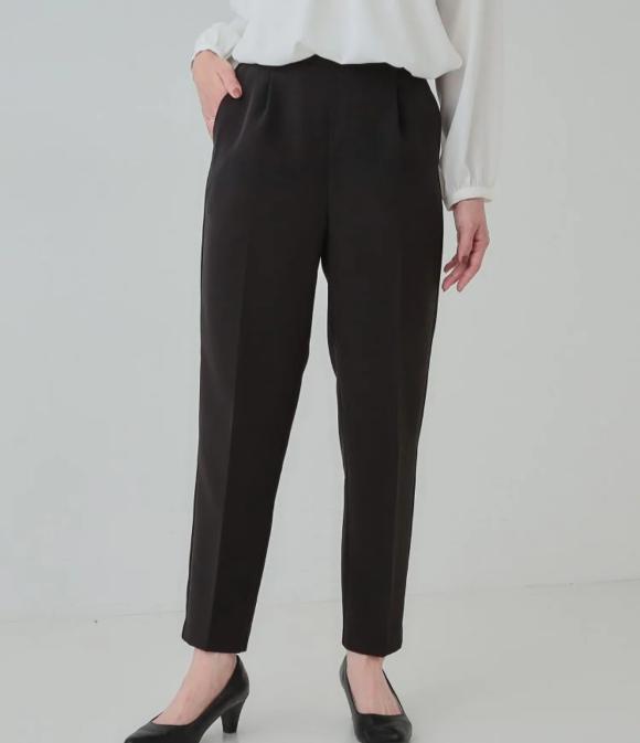 ストレッチテーパードパンツ