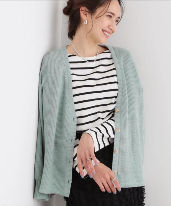 Vネックカーディガン