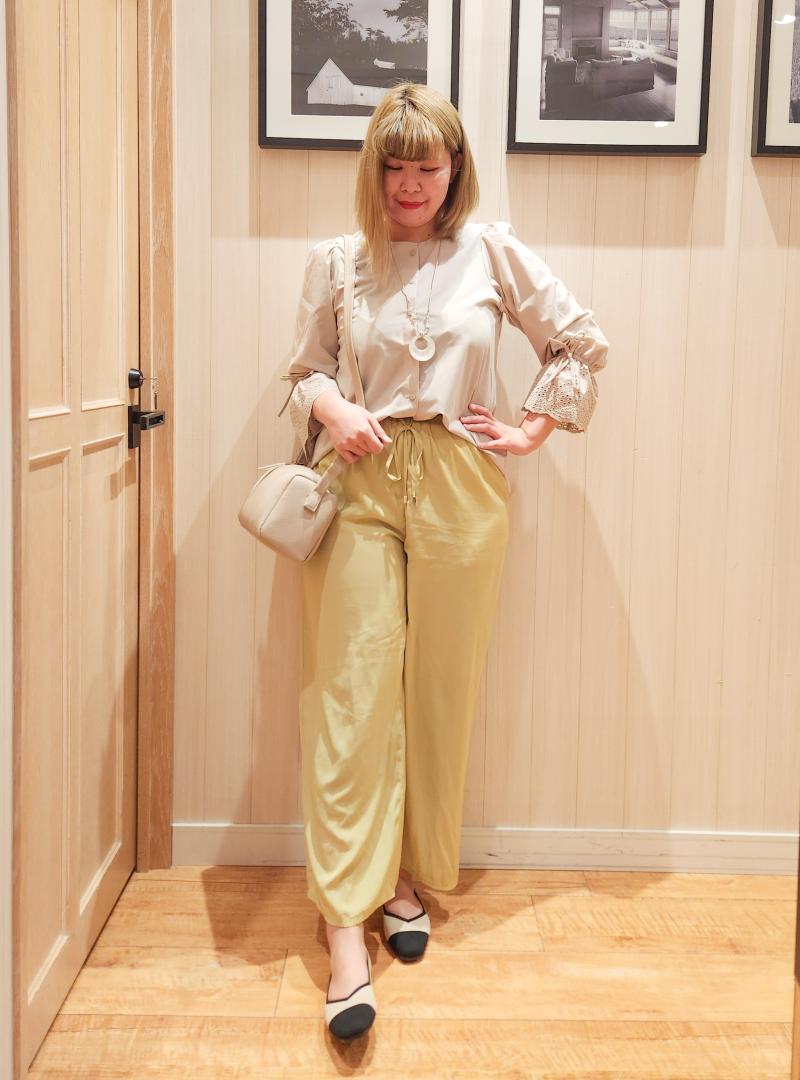 上品カラーの大人可愛いきれいめカジュアルコーデ