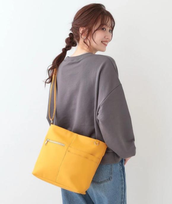 ロント切り替えショルダーバッグ